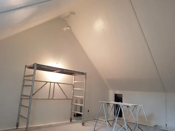 Zolderverdieping renovlies behang en latex spuiten Waddinxveen